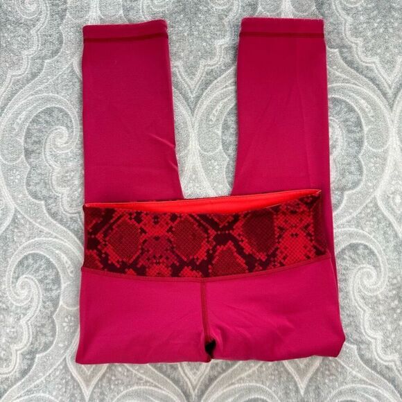 Womens Lululemon Wunder Under Crop III - Picture 3 of 7